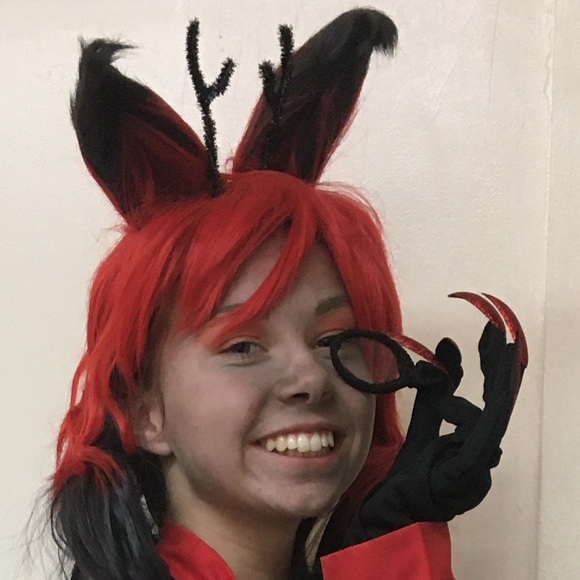 Alastor Cosplay from Hazbin Hotel - Picture 3 of 4